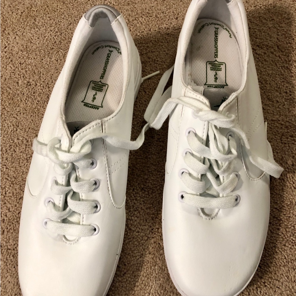 Grasshoppers Woman’s white sneakers, size 9M